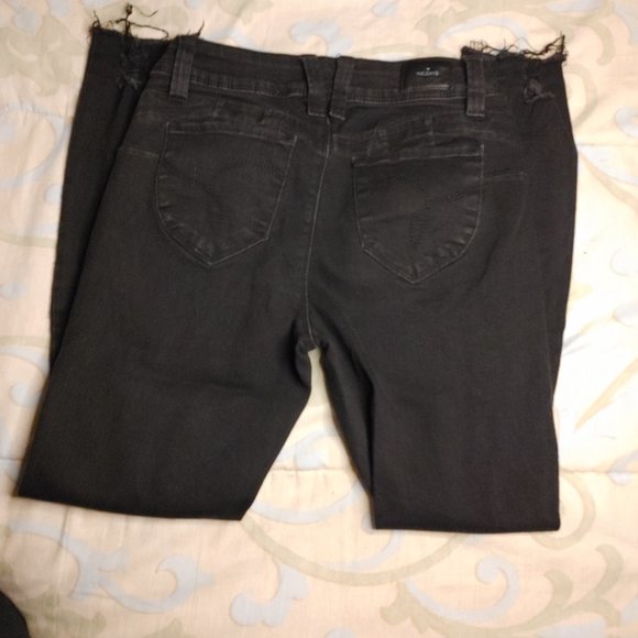 2/$40 YMI Wanna Betta Butt Jeans - Picture 7 of 8